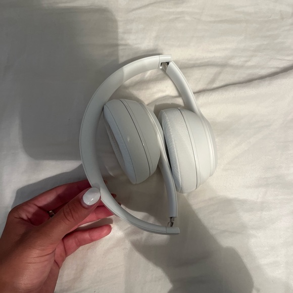 beats solo brand new all white